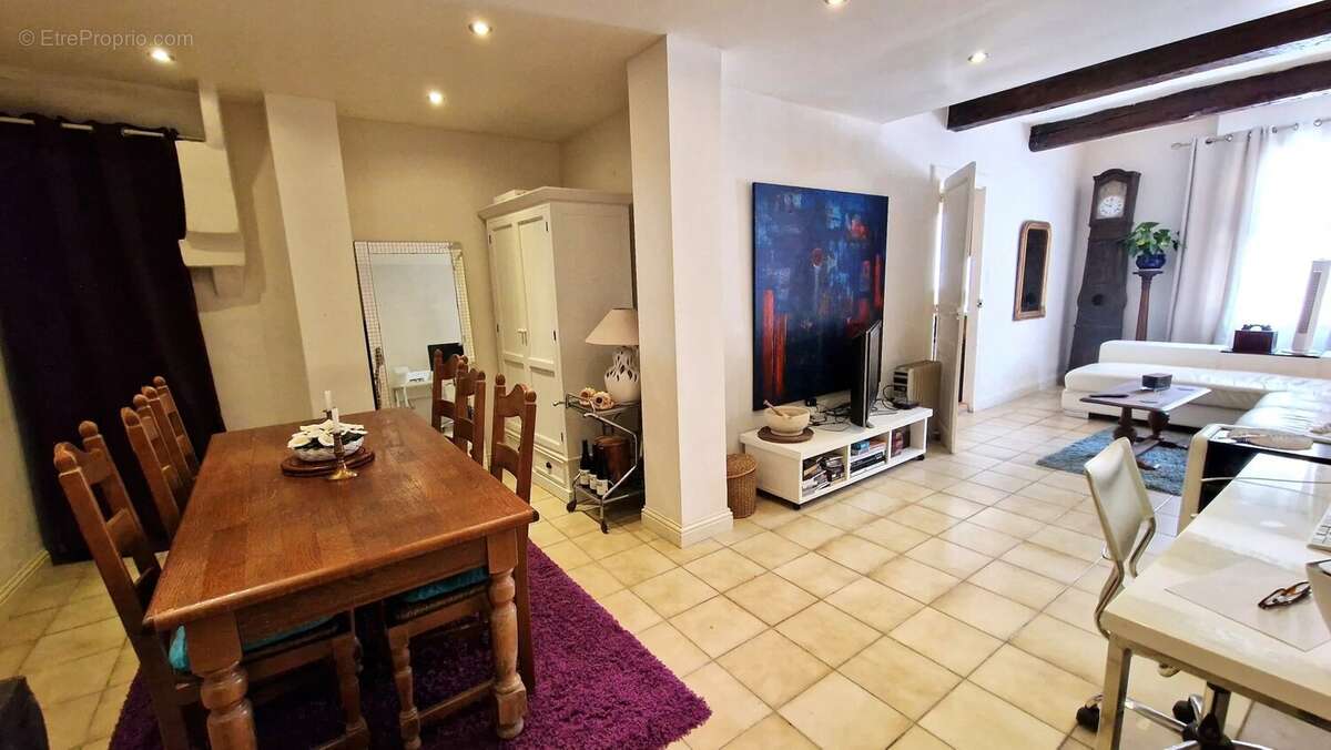 Maison de Village de 4 Chambres avec une Jolie Terrasse - photo 6