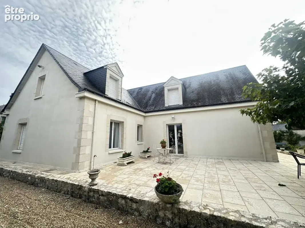 Maison 242 m² à Veigne  - photo 3