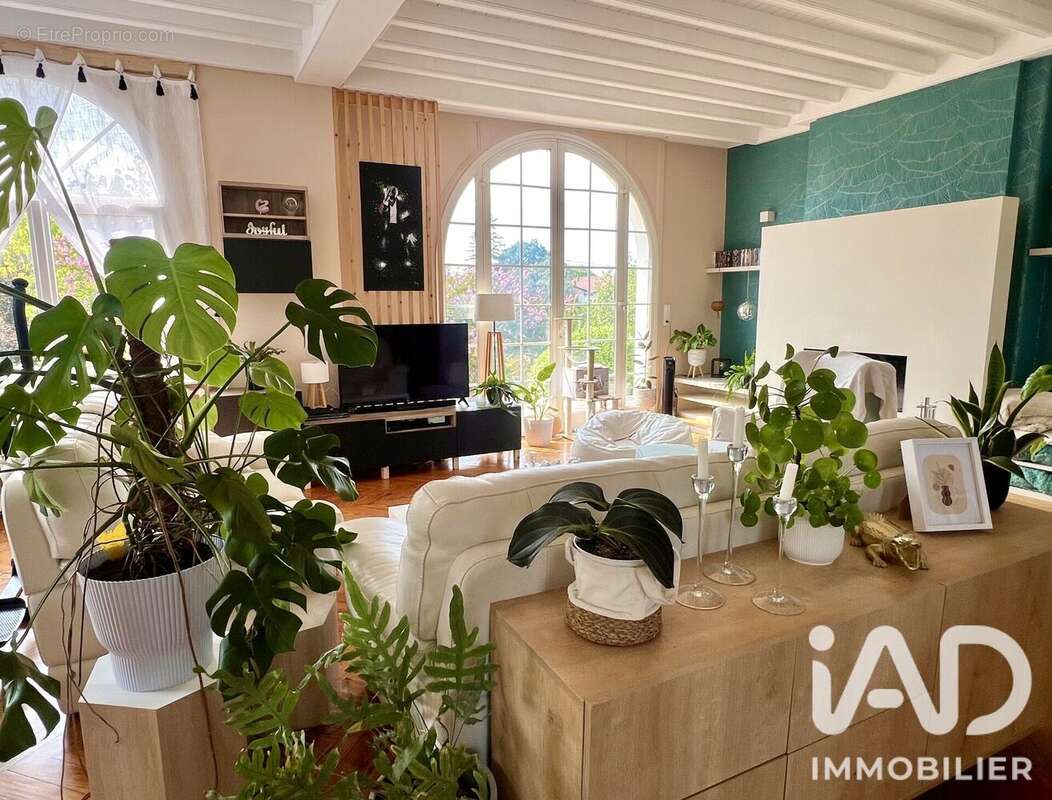 Maison 201 m² à Belin-Beliet  - photo 4