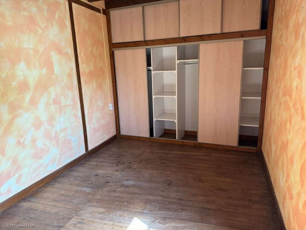 Petite Maison de Ville à Champagne Mouton - photo 8