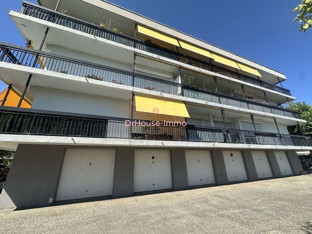 Appartement 99 m² à Cenon  - photo 4