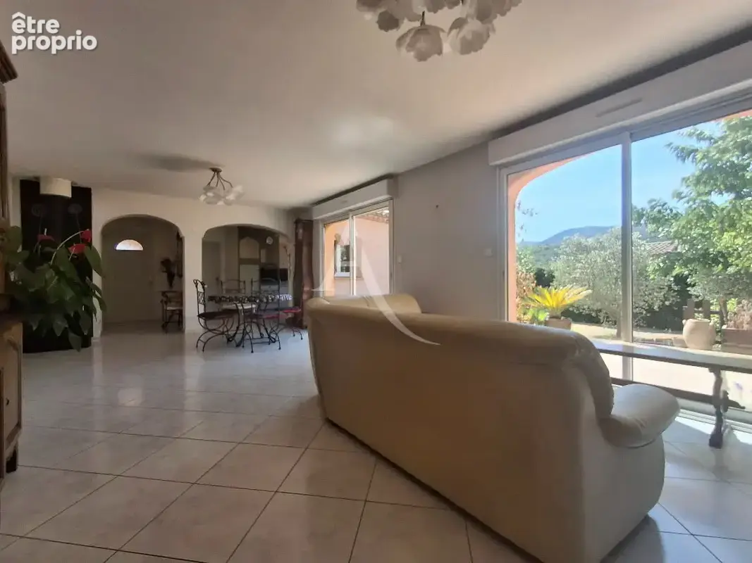 HEREPIAN Villa lumineuse de 150 m² , double garage - photo 4