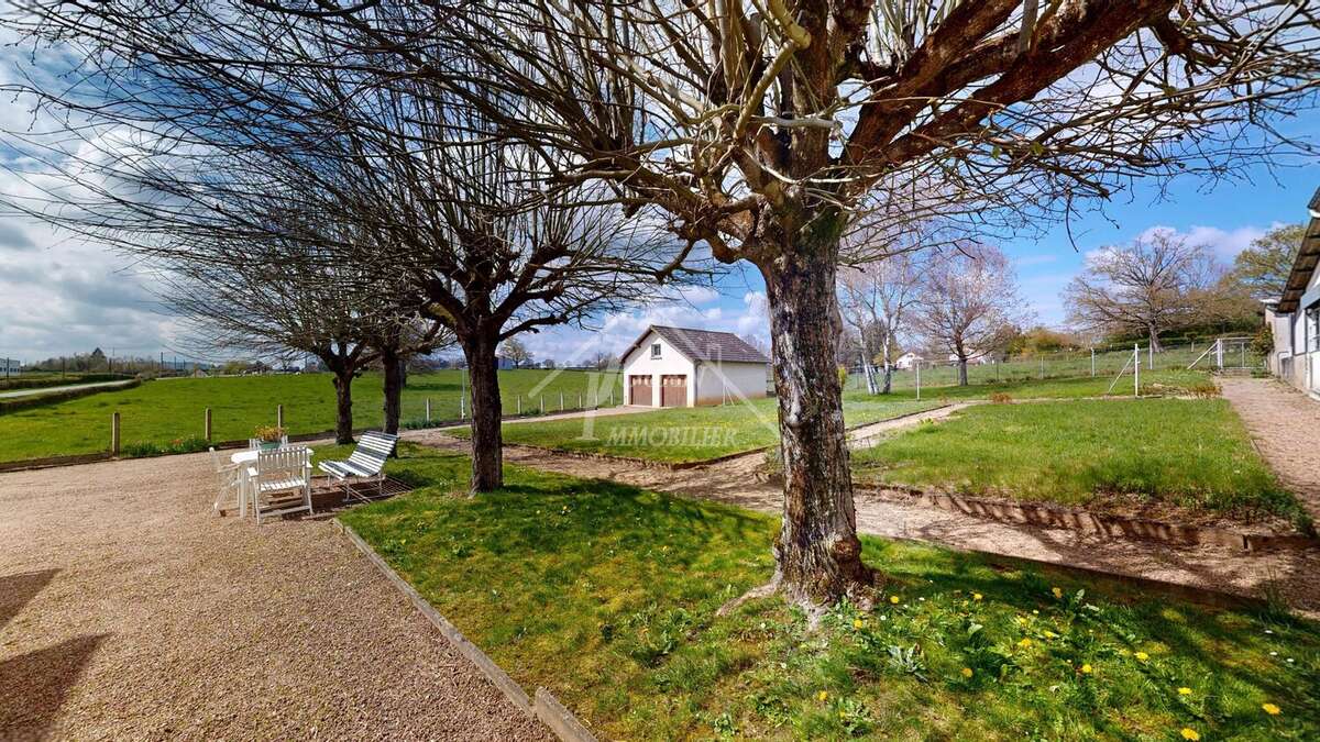 Maison à SALIGNY-SUR-ROUDON
