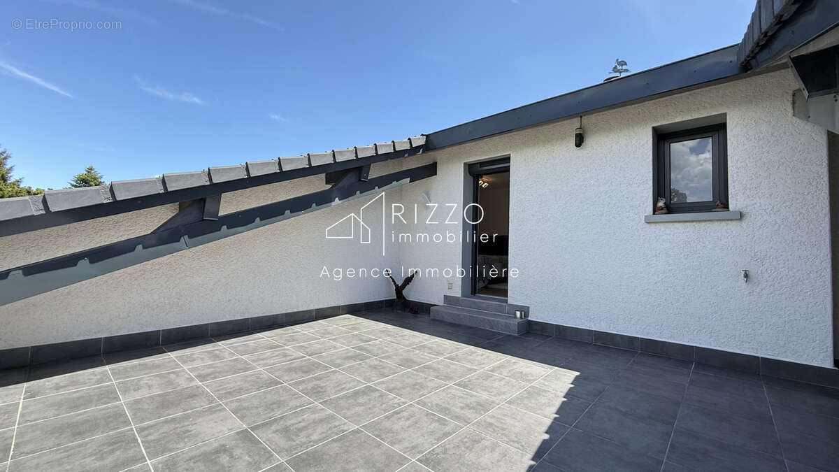 Maison à PREVESSIN-MOENS