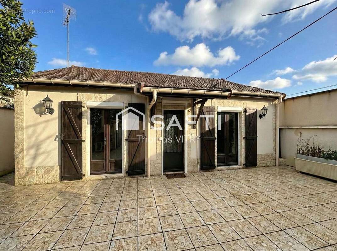 Photo 1 - Maison à LE BLANC-MESNIL