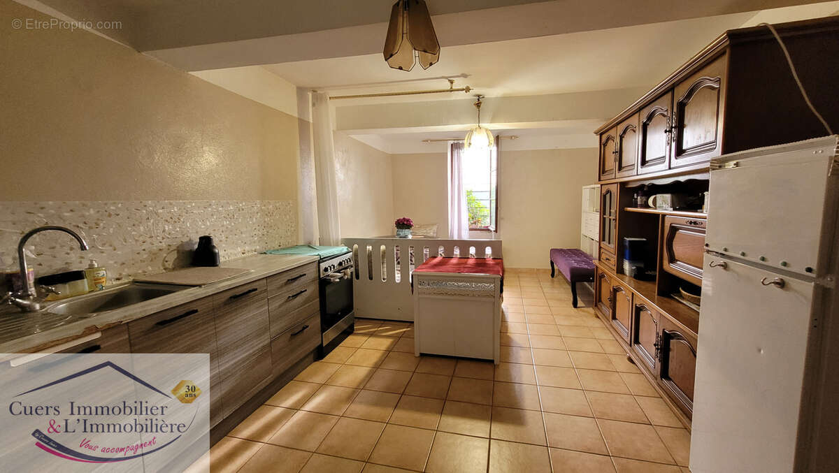 Cuers, maison de village t9 + remise - photo 6