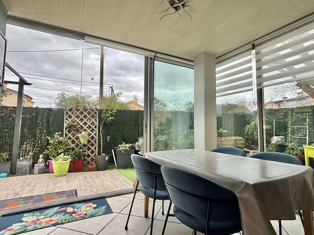 Appartement à SIX-FOURS-LES-PLAGES