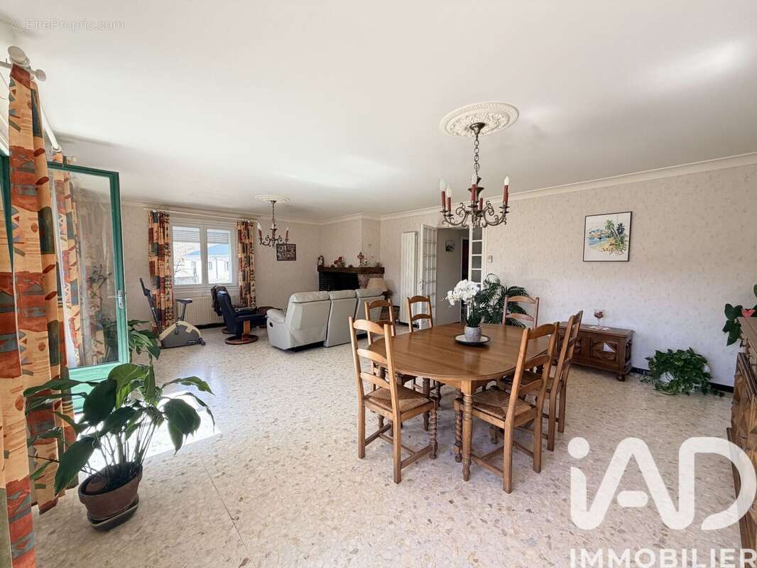 Maison 167 m² à Les Rives  - photo 5
