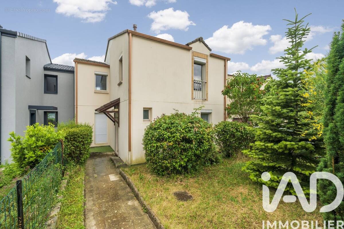 Photo 1 - Maison à LUDRES