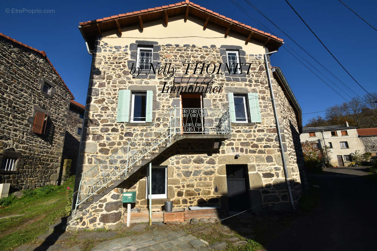 Maison à AYDAT