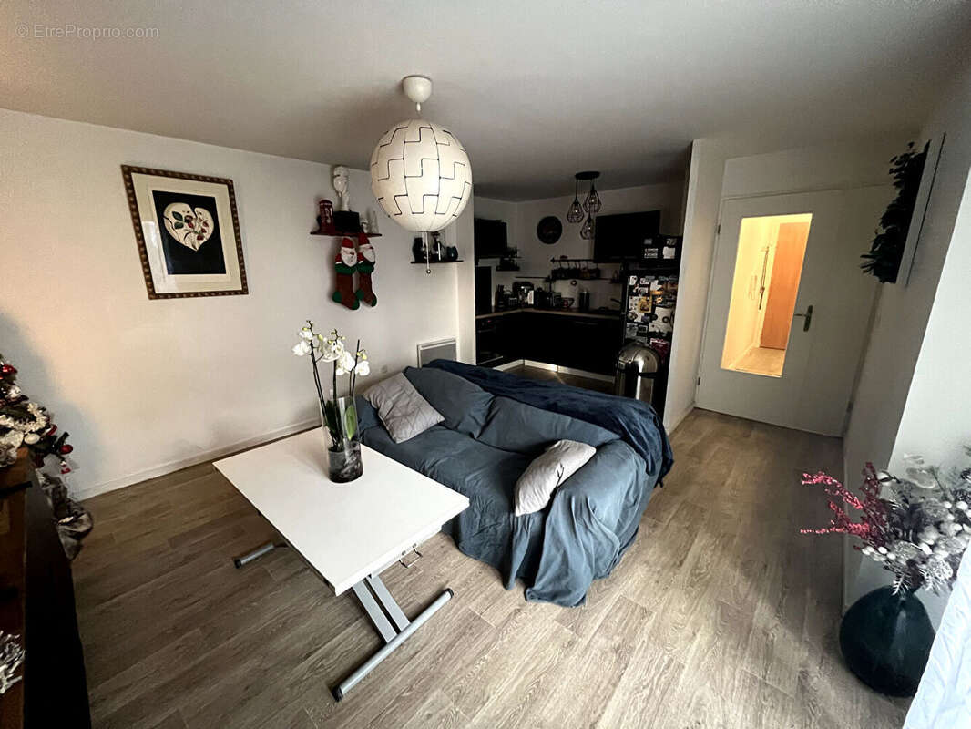 Appartement à CHANTELOUP-LES-VIGNES