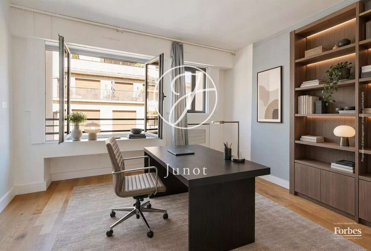 Appartement à PARIS-16E