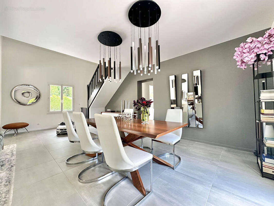 Maison à MAGNY-LE-HONGRE