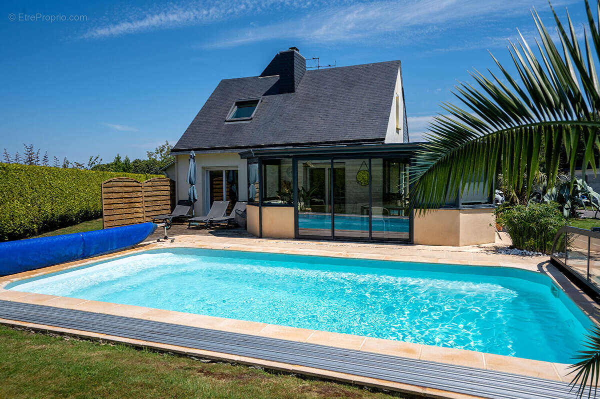 MELGVEN - Maison T5 de 103 m², avec piscine située en impasse et sur une parcelle de plus de 1200 m² - photo 18