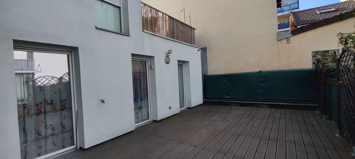 94400 vitry sur seine immeuble recent ( annee 2013) appartement 4 pieces 80.42 m² avec un jardin de 75 m² , une terrasse de 35 m - photo 4
