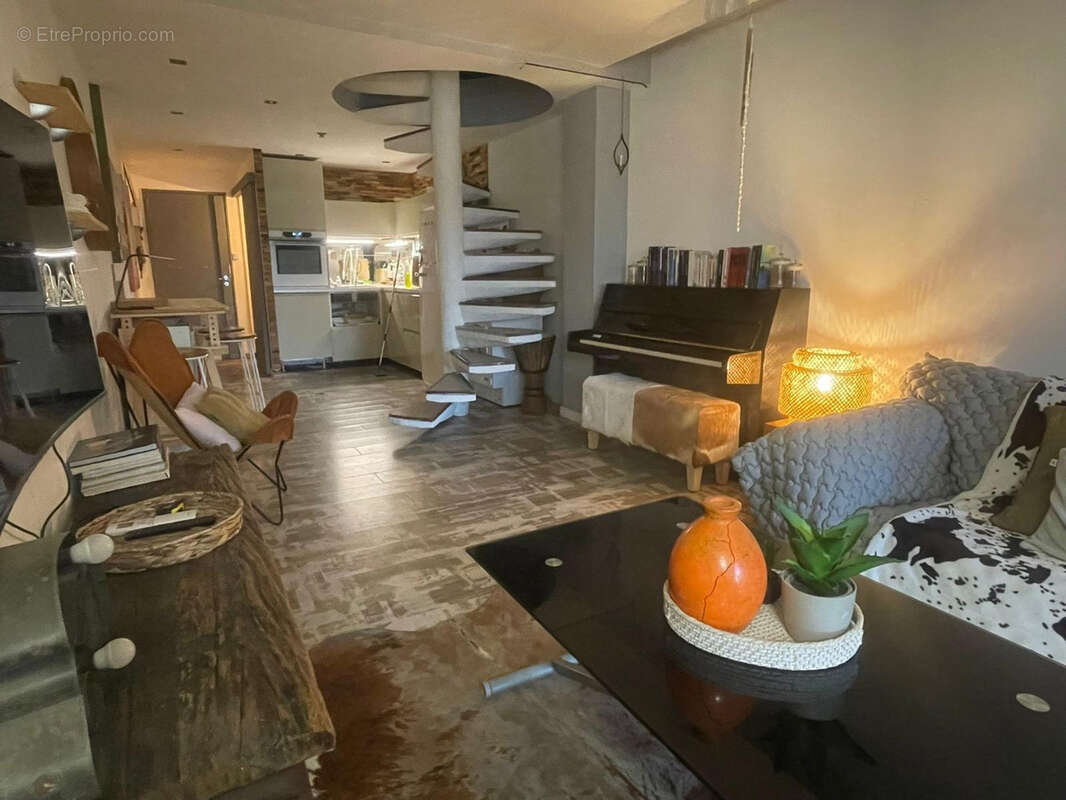 Appartement à SAINT-CYR-SUR-MER