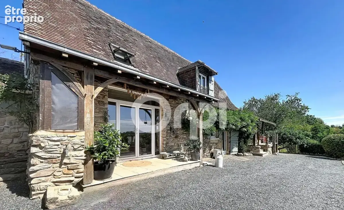 Photo Maison à Genis au prix de 330 000€