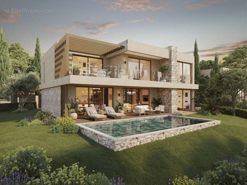 Terrain à MOUGINS