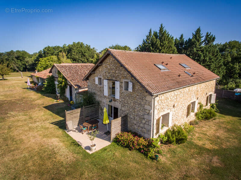 Maison à LA ROMIEU