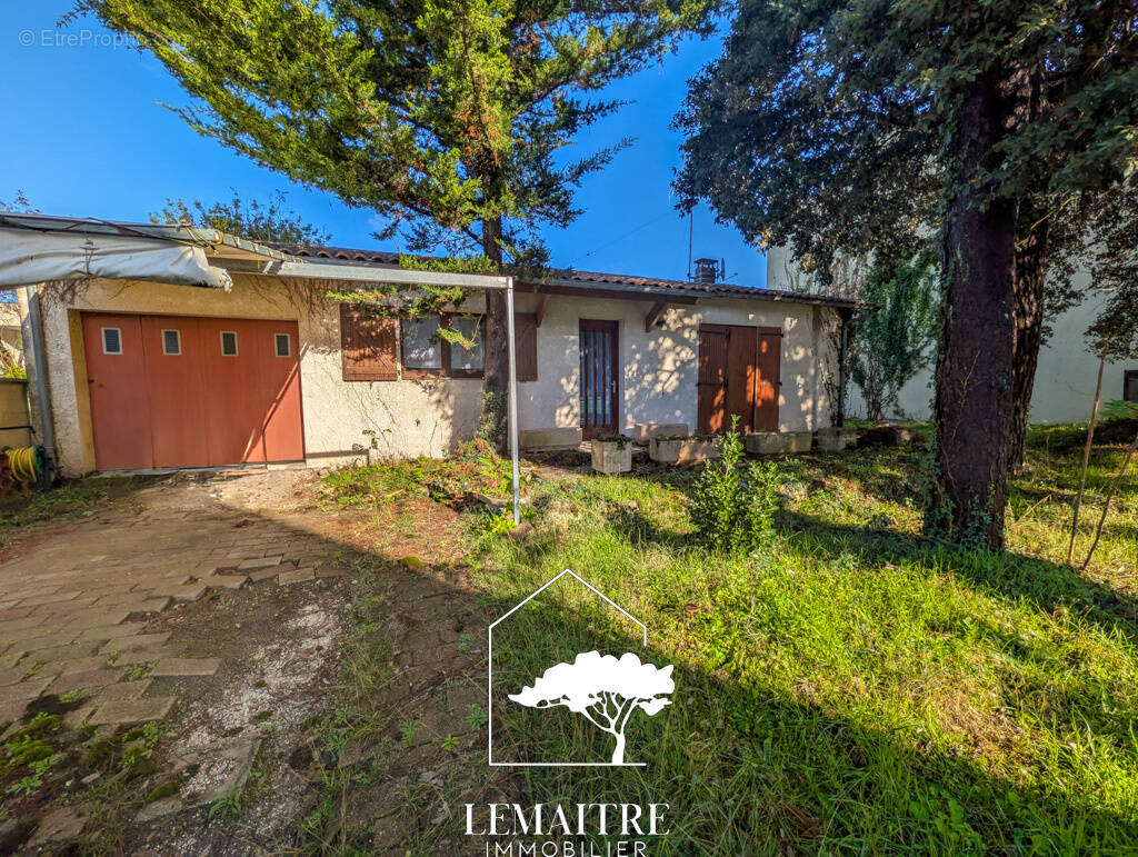 Maison à LES MATHES