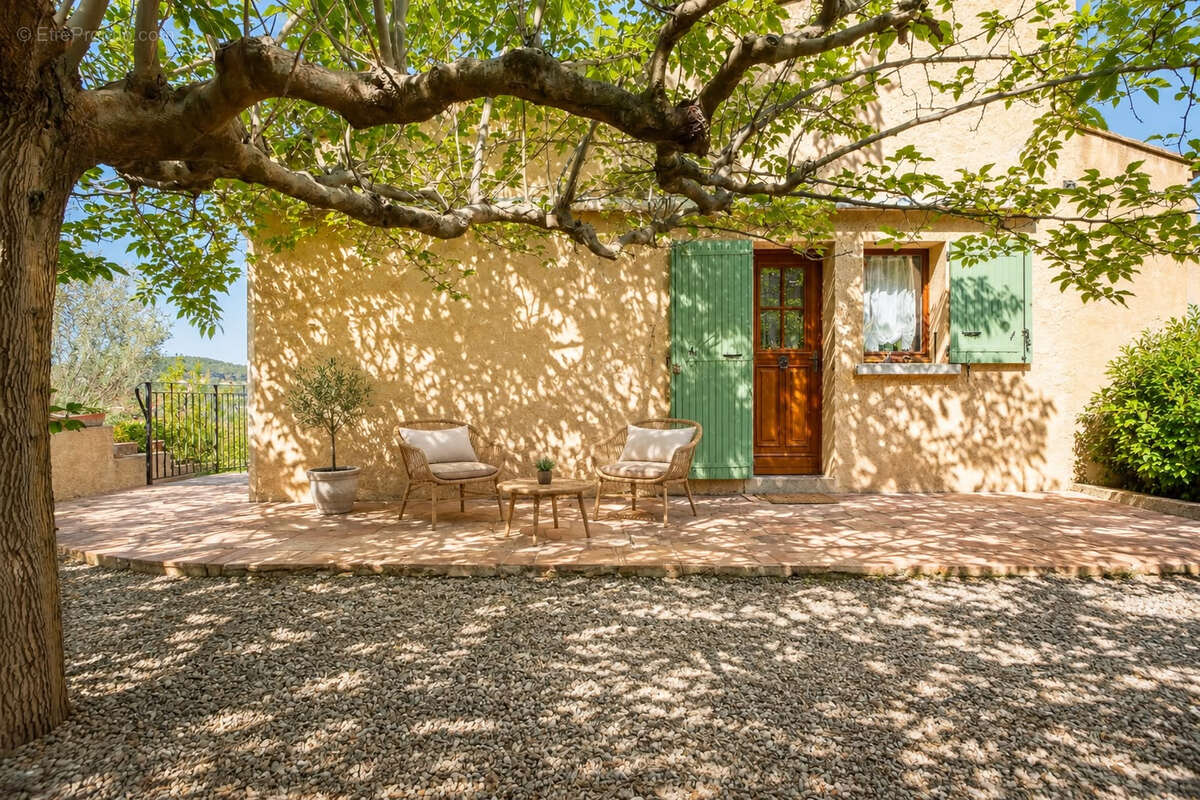 Maison à VELAUX