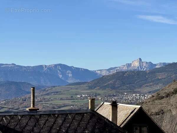 Maison à ORIS-EN-RATTIER