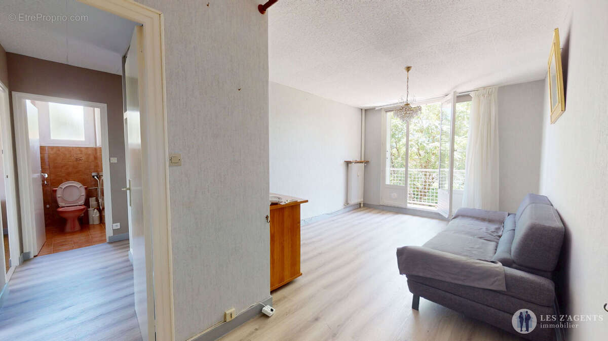 Appartement à SAINT-MARTIN-D'HERES