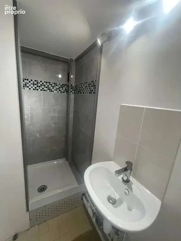 cave aménagée semi-enterrée avec accès privatif  Drancy - photo 5