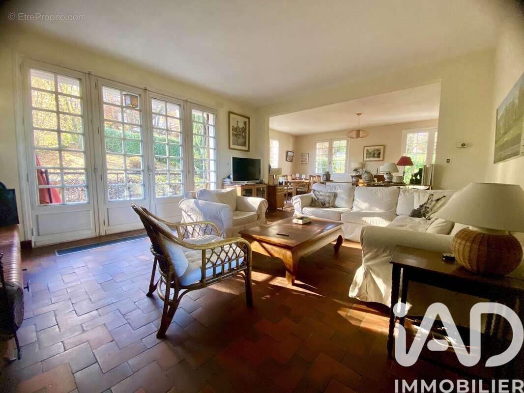 Maison 275 m² à Bagneres-De-Bigorre  - photo 2