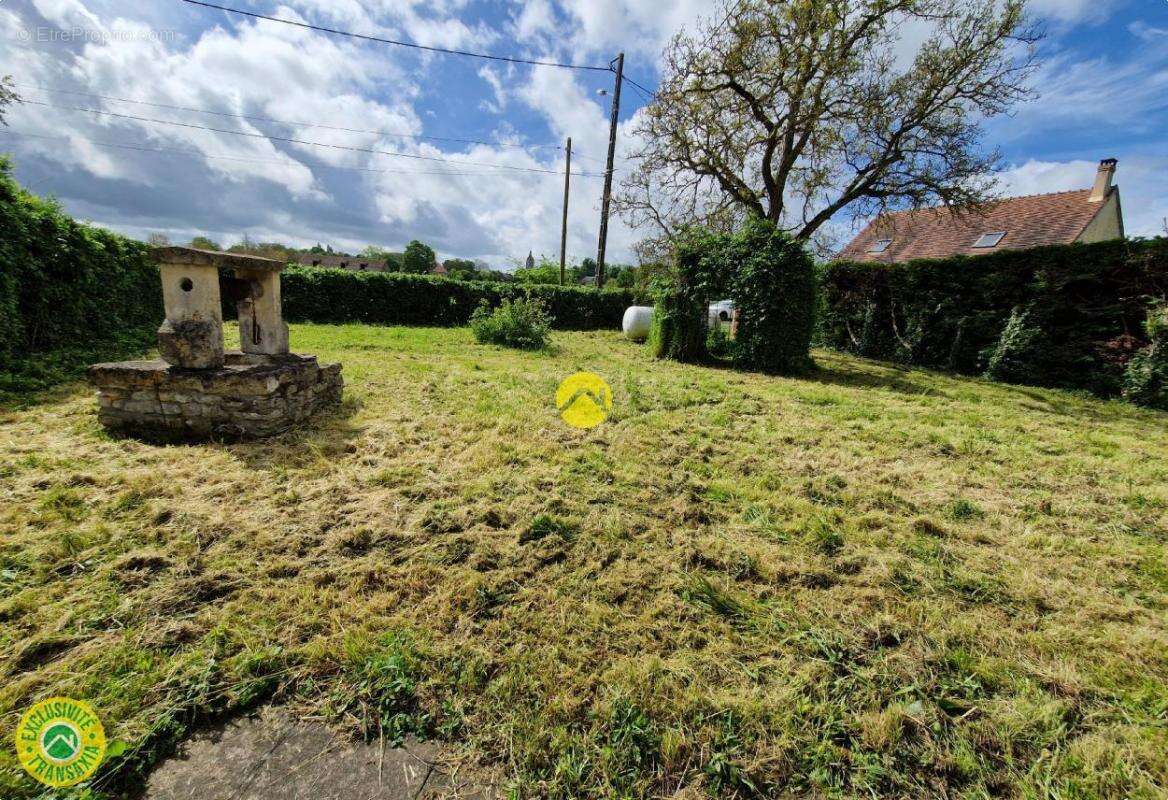 Maison à LA GUERCHE-SUR-L&#039;AUBOIS