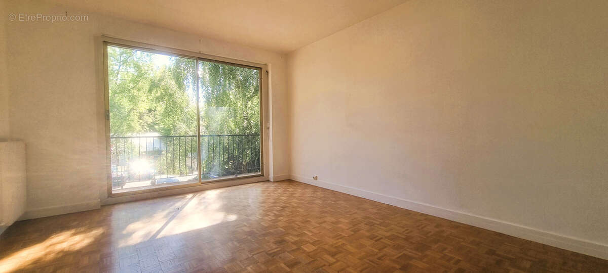 Appartement à LE PLESSIS-ROBINSON