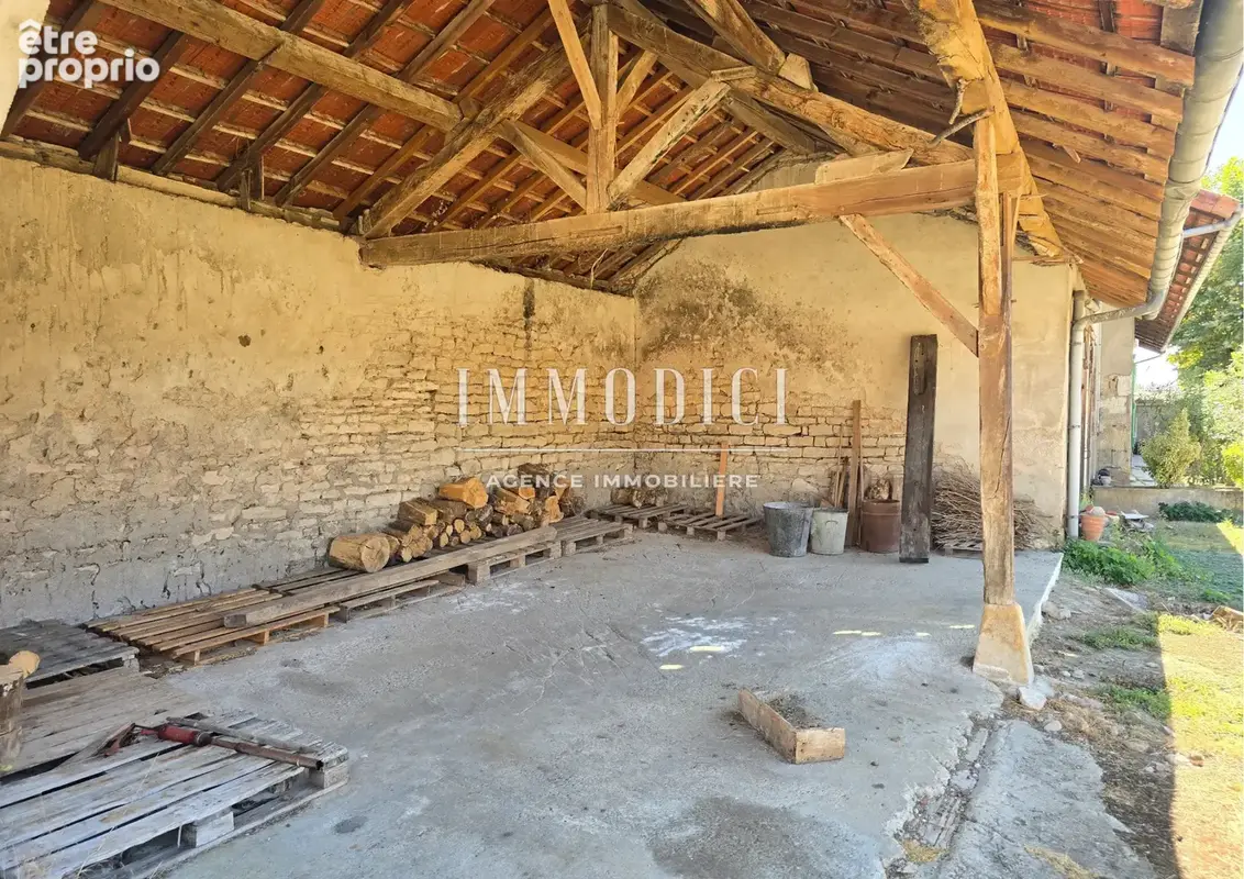 Ancienne ferme avec nombreuses dépendances   134 m2 habitables - photo 6