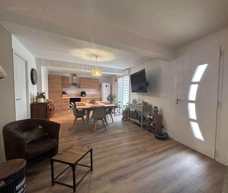 Appartement À Vendre - photo 3