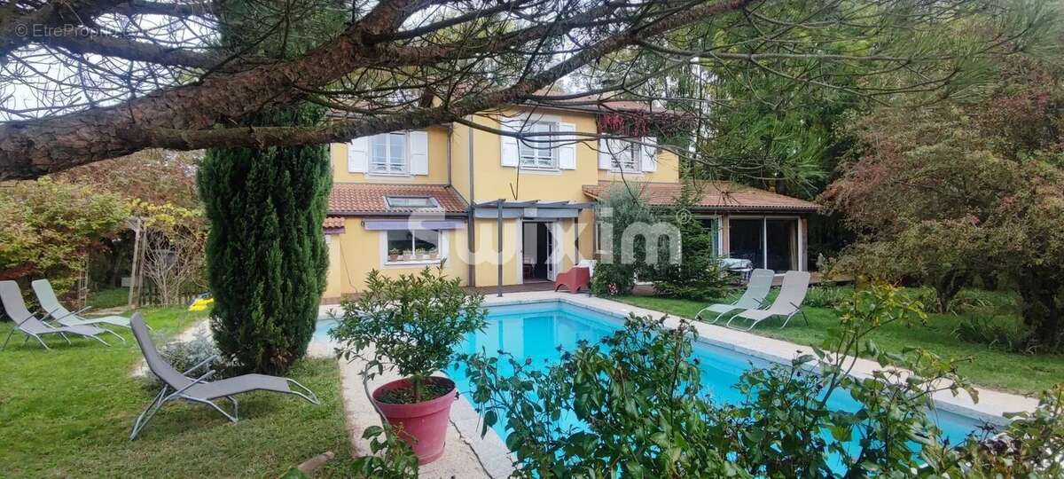 Maison à SAINT-CYR-SUR-LE-RHONE