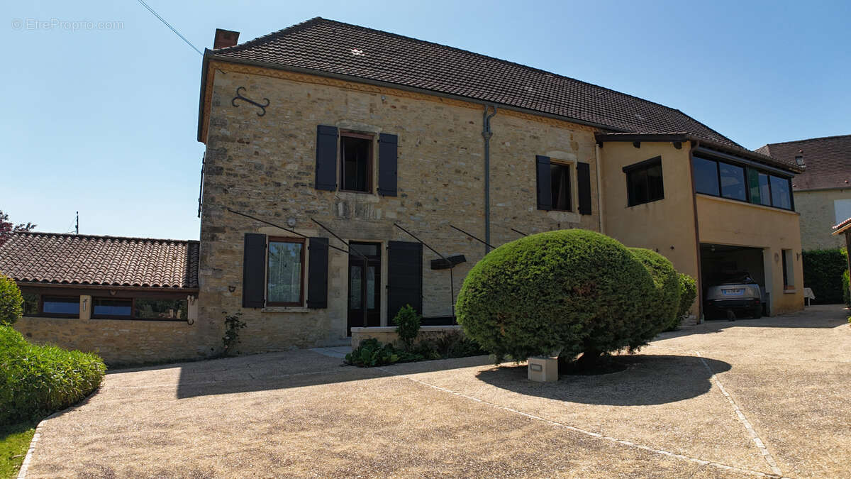 Maison à GOURDON