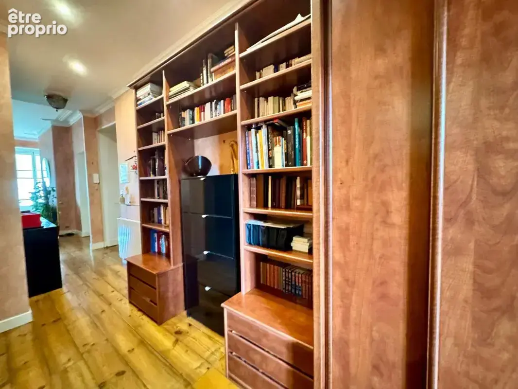 Bel appartement T4 de 102m2 en hyper centre avec vue Pyrénées - photo 8