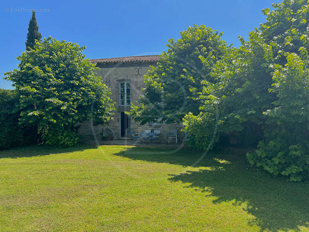 Maison à GENSAC