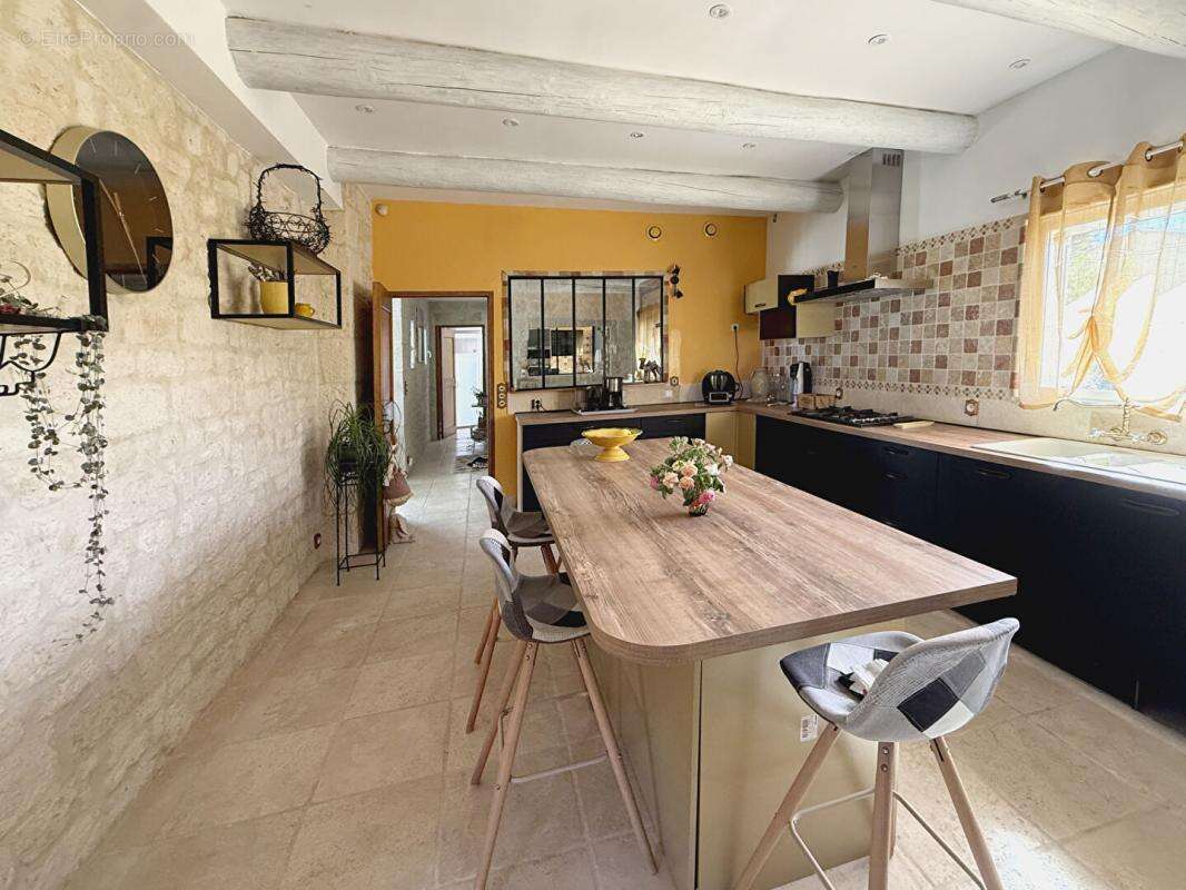 Maison à MALIJAI