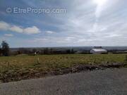 Terrain à CRENNES-SUR-FRAUBEE