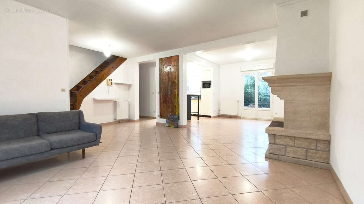 Maison à VIGNEUX-SUR-SEINE