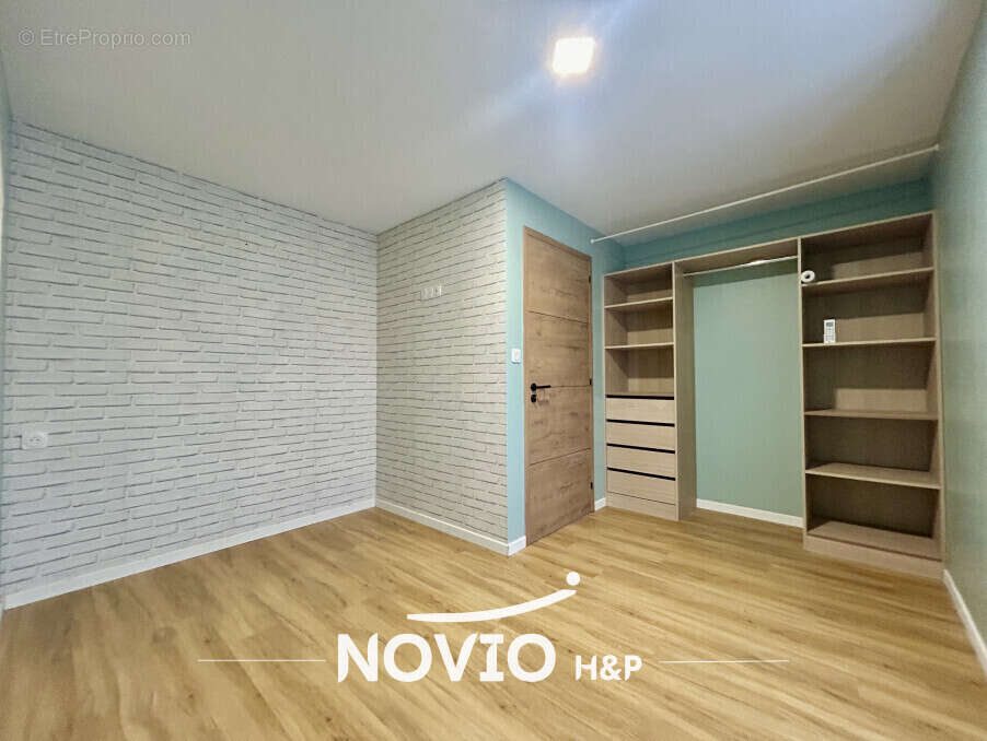 Maison à LENCLOITRE