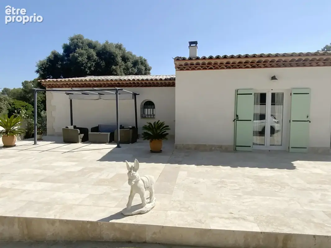 Villa de plain pied sur beau terrain arboré avec piscine, et studio indépendant. - photo 13
