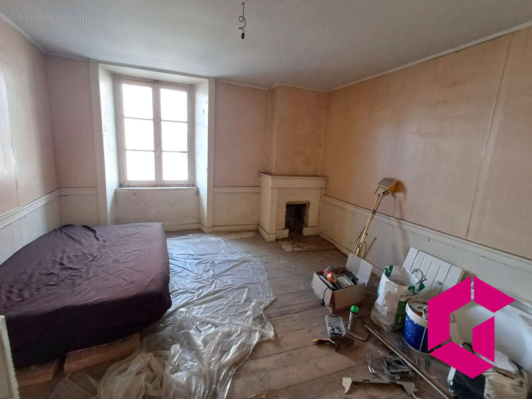 Maison à CRAPONNE-SUR-ARZON