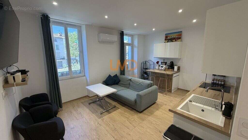 Appartement à LE MUY