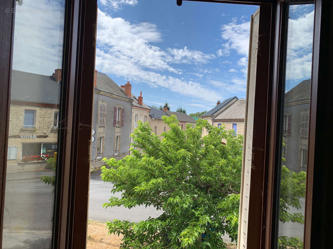 Maison à ESPINASSE