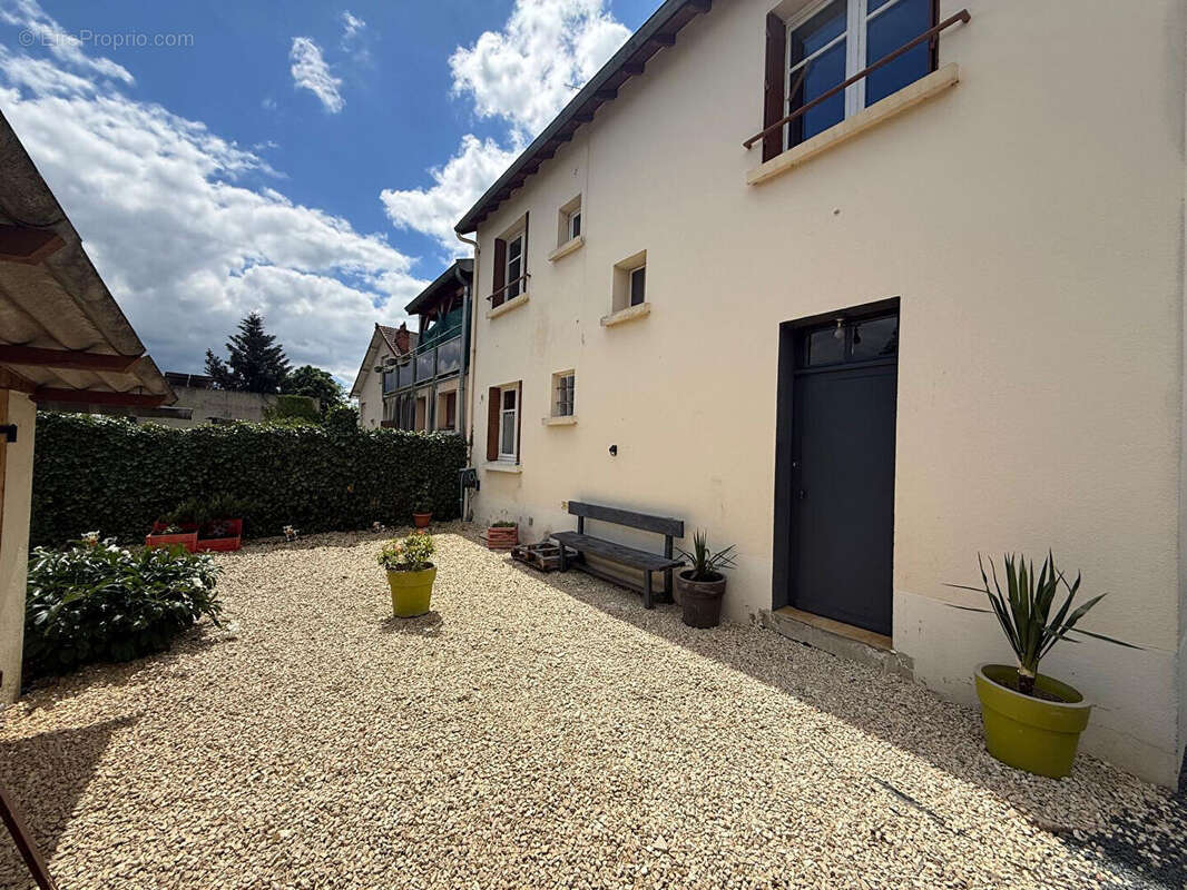 Maison à MONTLUCON