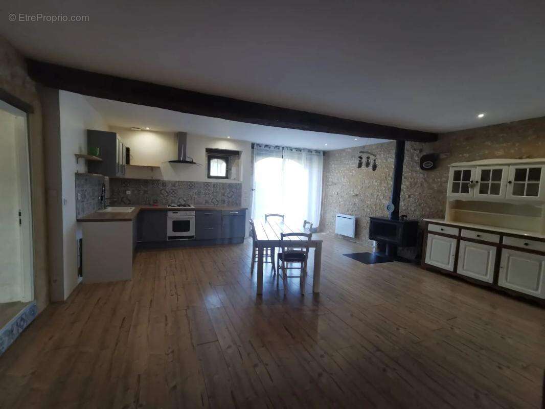 Maison à FONTENILLE