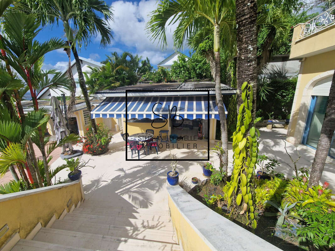 Maison à LES TROIS-ILETS