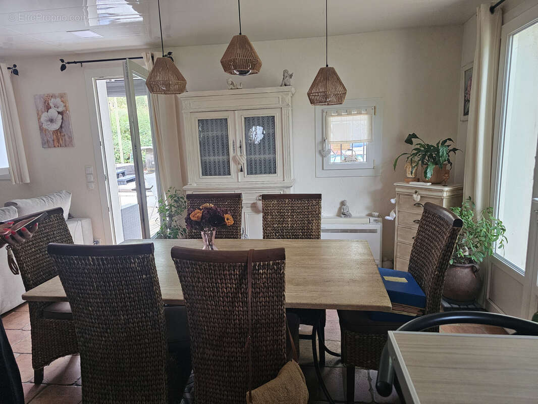MAISON T4 DE PLAIN PIED sur 1195 M2 terrain et piscine - photo 9