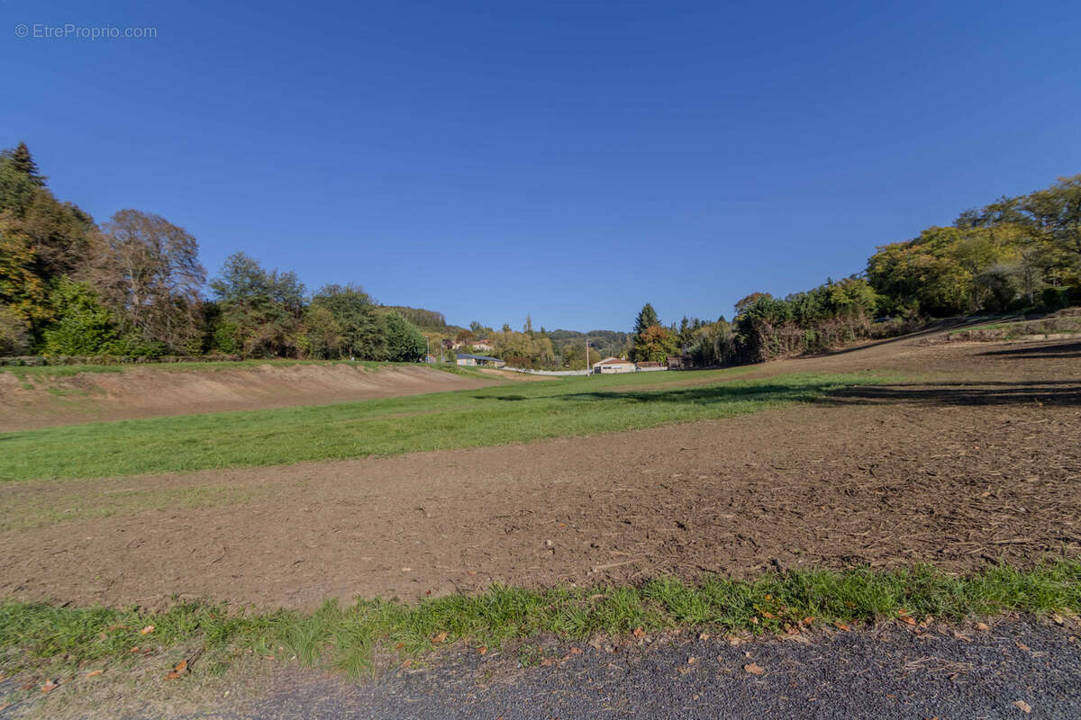 Terrain à SARLAT-LA-CANEDA